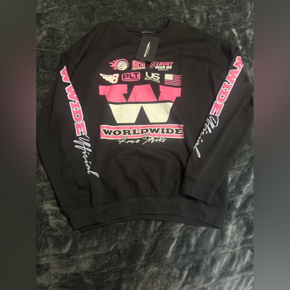 Pretty Little Thing Crewneck NWT!!